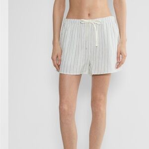 NEW Aritzia Little Moon AirPlus Cotton Sail Short